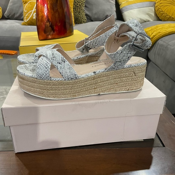 Chinese Laundry Zala Womens Buckle Ankle Strap Platform Sandals - Picture 3 of 6